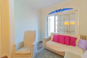 Casa com 248m², 4 dormitórios no bairro Partenon em Porto Alegre para Alugar