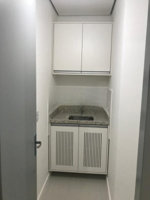 Salas/Conjuntos com 150m² no bairro Centro Histórico em Porto Alegre para Alugar