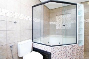 Casa com 252m², 4 dormitórios no bairro Santo Antonio em Porto Alegre para Alugar