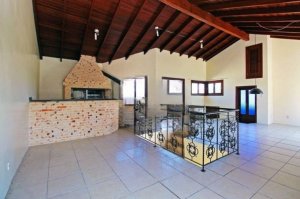 Casa com 252m², 4 dormitórios no bairro Santo Antonio em Porto Alegre para Alugar