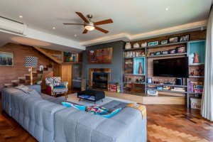 Casa com 350m², 3 dormitórios no bairro Sétimo Céu em Porto Alegre para Alugar