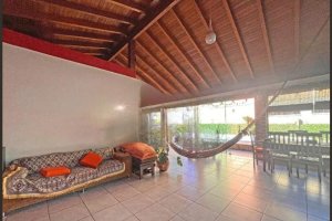 Casa com 252m², 4 dormitórios no bairro Tristeza em Porto Alegre para Alugar