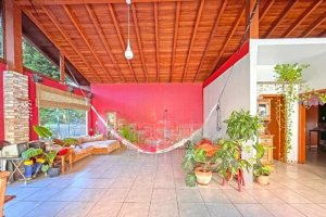 Casa com 252m², 4 dormitórios no bairro Tristeza em Porto Alegre para Alugar