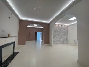 Casa Comercial com 250m² no bairro Moinhos de Vento em Porto Alegre para Alugar