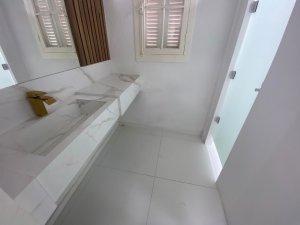 Casa comercial com 250m² no bairro Moinhos de Vento em Porto Alegre para Alugar