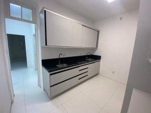 Casa comercial com 250m² no bairro Moinhos de Vento em Porto Alegre para Alugar