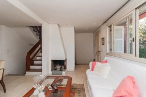 Casa com 151m², 3 dormitórios no bairro Vila Jardim em Porto Alegre para Alugar