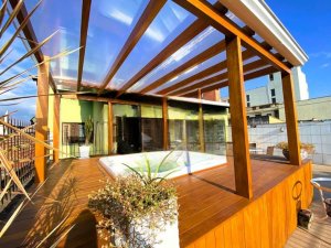 Casa com 280m², 2 dormitórios no bairro Navegantes em Porto Alegre para Alugar