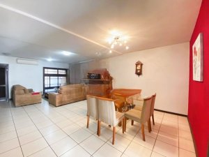 Casa com 280m², 2 dormitórios no bairro Navegantes em Porto Alegre para Alugar