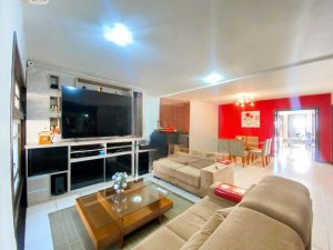 Casa com 280m², 2 dormitórios no bairro Navegantes em Porto Alegre para Alugar