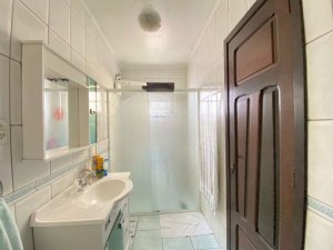 Casa com 280m², 2 dormitórios no bairro Navegantes em Porto Alegre para Alugar