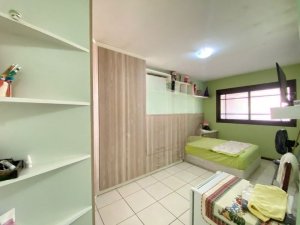 Casa com 280m², 2 dormitórios no bairro Navegantes em Porto Alegre para Alugar