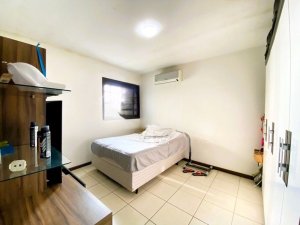 Casa com 280m², 2 dormitórios no bairro Navegantes em Porto Alegre para Alugar