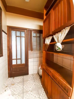 Casa com 210m², 3 dormitórios no bairro Auxiliadora em Porto Alegre para Alugar