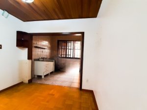 Casa com 210m², 3 dormitórios no bairro Auxiliadora em Porto Alegre para Alugar