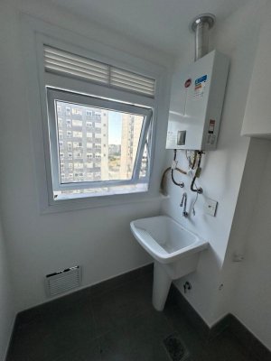 Apartamento com 56m², 2 dormitórios no bairro São Sebastião em Porto Alegre para Alugar