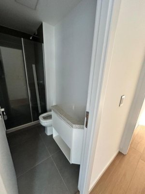 Apartamento com 56m², 2 dormitórios no bairro São Sebastião em Porto Alegre para Alugar
