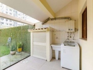 Casa com 290m², 4 dormitórios no bairro Camaquã em Porto Alegre para Alugar