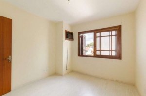 Casa com 290m², 4 dormitórios no bairro Camaquã em Porto Alegre para Alugar