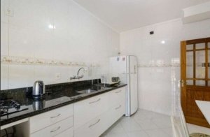 Casa com 290m², 4 dormitórios no bairro Camaquã em Porto Alegre para Alugar