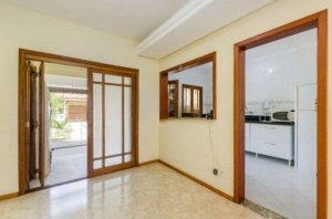 Casa com 290m², 4 dormitórios no bairro Camaquã em Porto Alegre para Alugar