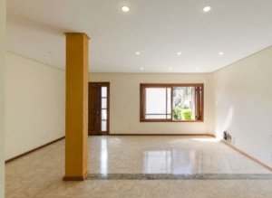Casa com 290m², 4 dormitórios no bairro Camaquã em Porto Alegre para Alugar