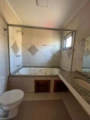 Casa com 183m², 3 dormitórios no bairro Cavalhada em Porto Alegre para Alugar