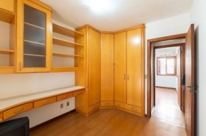 Casa com 174m², 3 dormitórios no bairro Cristal em Porto Alegre para Alugar