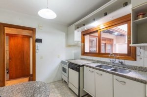 Casa com 174m², 3 dormitórios no bairro Cristal em Porto Alegre para Alugar