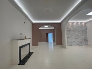 Casa Comercial com 350m² no bairro Moinhos de Vento em Porto Alegre para Alugar