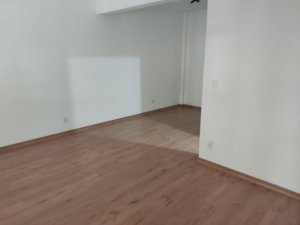 Salas/Conjuntos com 40m² no bairro Navegantes em Porto Alegre para Alugar