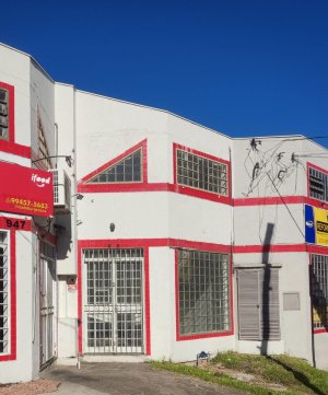 Loja com 44m² no bairro Passo da Areia em Porto Alegre para Alugar