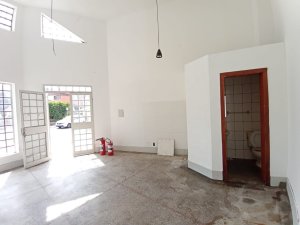 Loja com 44m² no bairro Passo da Areia em Porto Alegre para Alugar