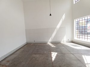 Loja com 44m² no bairro Passo da Areia em Porto Alegre para Alugar