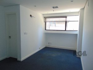 Salas/Conjuntos com 42m² no bairro Atlântida Sul em Porto Alegre para Alugar