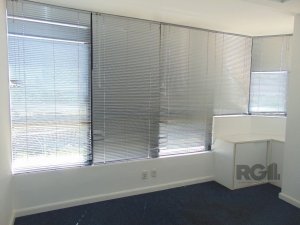 Salas/Conjuntos com 42m² no bairro Atlântida Sul em Porto Alegre para Alugar