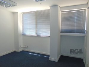Salas/Conjuntos com 41m² no bairro Auxiliadora em Porto Alegre para Alugar
