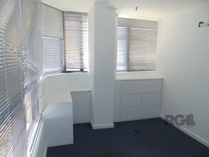 Conjunto/Sala com 39m² no bairro Auxiliadora em Porto Alegre para Alugar