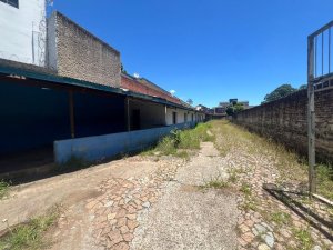 Loja com 1.200m² no bairro Floresta em Porto Alegre para Alugar