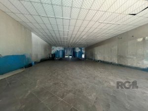 Loja com 1.200m² no bairro Floresta em Porto Alegre para Alugar