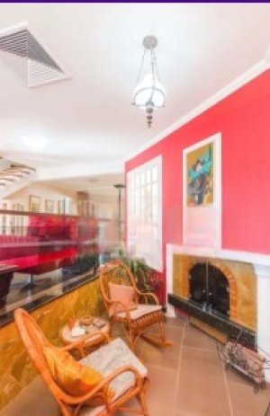 Casa com 290m², 4 dormitórios no bairro Espirito Santo em Porto Alegre para Alugar