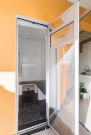 Casa com 290m², 4 dormitórios no bairro Espirito Santo em Porto Alegre para Alugar