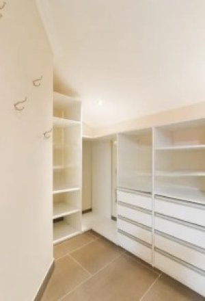 Casa com 290m², 4 dormitórios no bairro Espirito Santo em Porto Alegre para Alugar