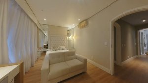 Casa com 554m², 3 dormitórios no bairro Vila Assunção em Porto Alegre para Alugar