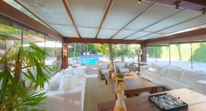 Casa com 554m², 3 dormitórios no bairro Vila Assunção em Porto Alegre para Alugar