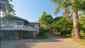 Casa com 554m², 3 dormitórios no bairro Vila Assunção em Porto Alegre para Alugar