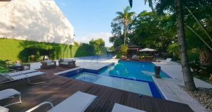 Casa com 554m², 3 dormitórios no bairro Vila Assunção em Porto Alegre para Alugar