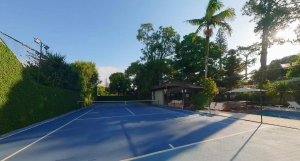 Casa com 554m², 3 dormitórios no bairro Vila Assunção em Porto Alegre para Alugar