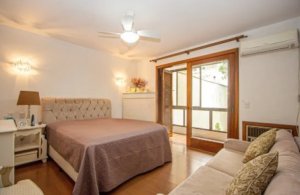 Apartamento com 280m², 5 dormitórios no bairro Petrópolis em Porto Alegre para Alugar