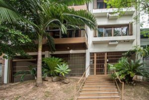 Apartamento com 280m², 5 dormitórios no bairro Petrópolis em Porto Alegre para Alugar